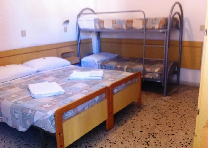 Italia Otel *