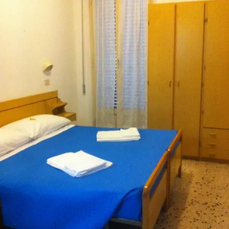 ホテル Italia *